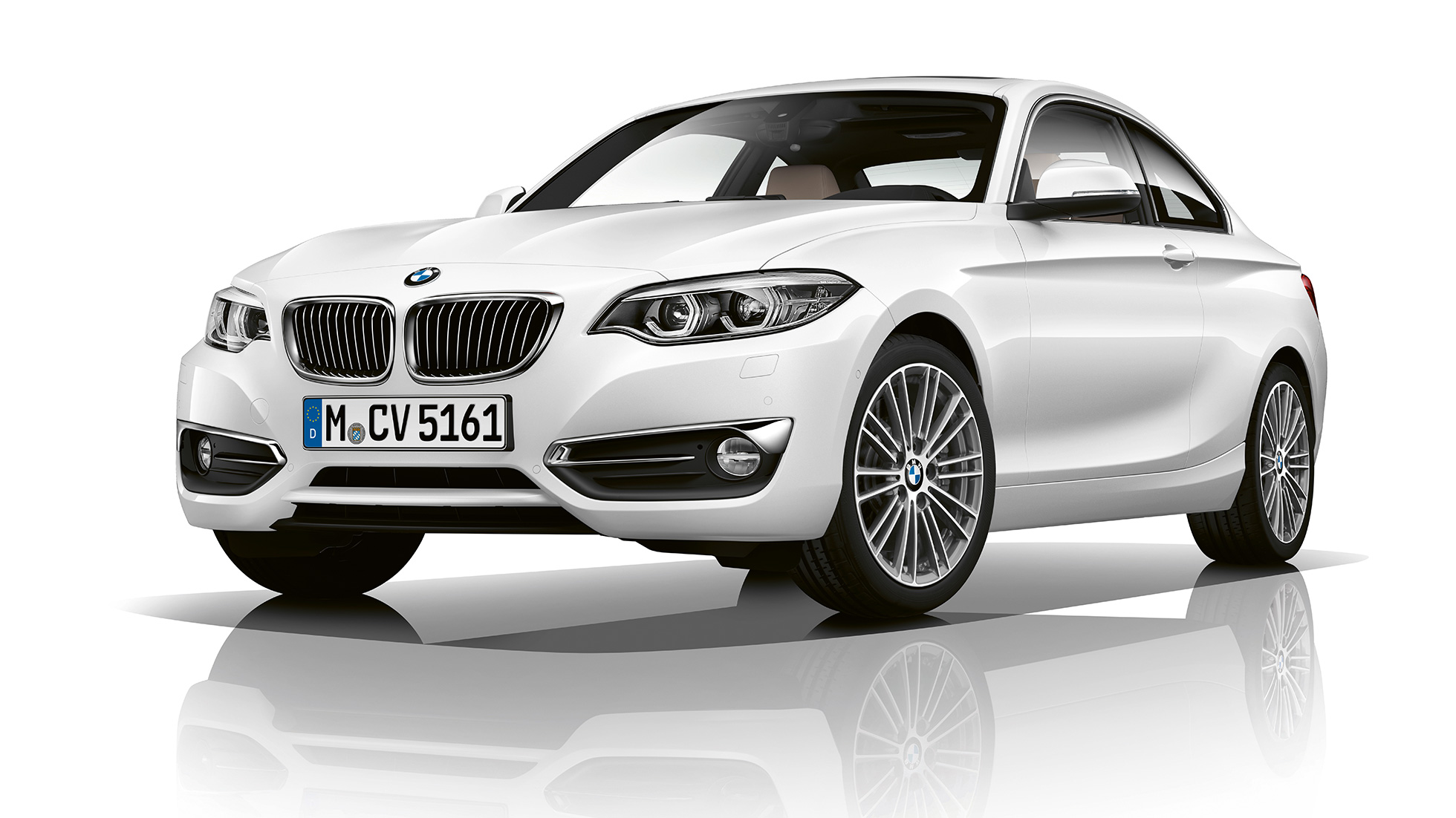 BMW serije 2 Coupé, tročetvrtinski prednji prikaz Modela Luxury Line BMW serije 2 Coupé, tročetvrtinski prednji prikaz Modela Luxury Line