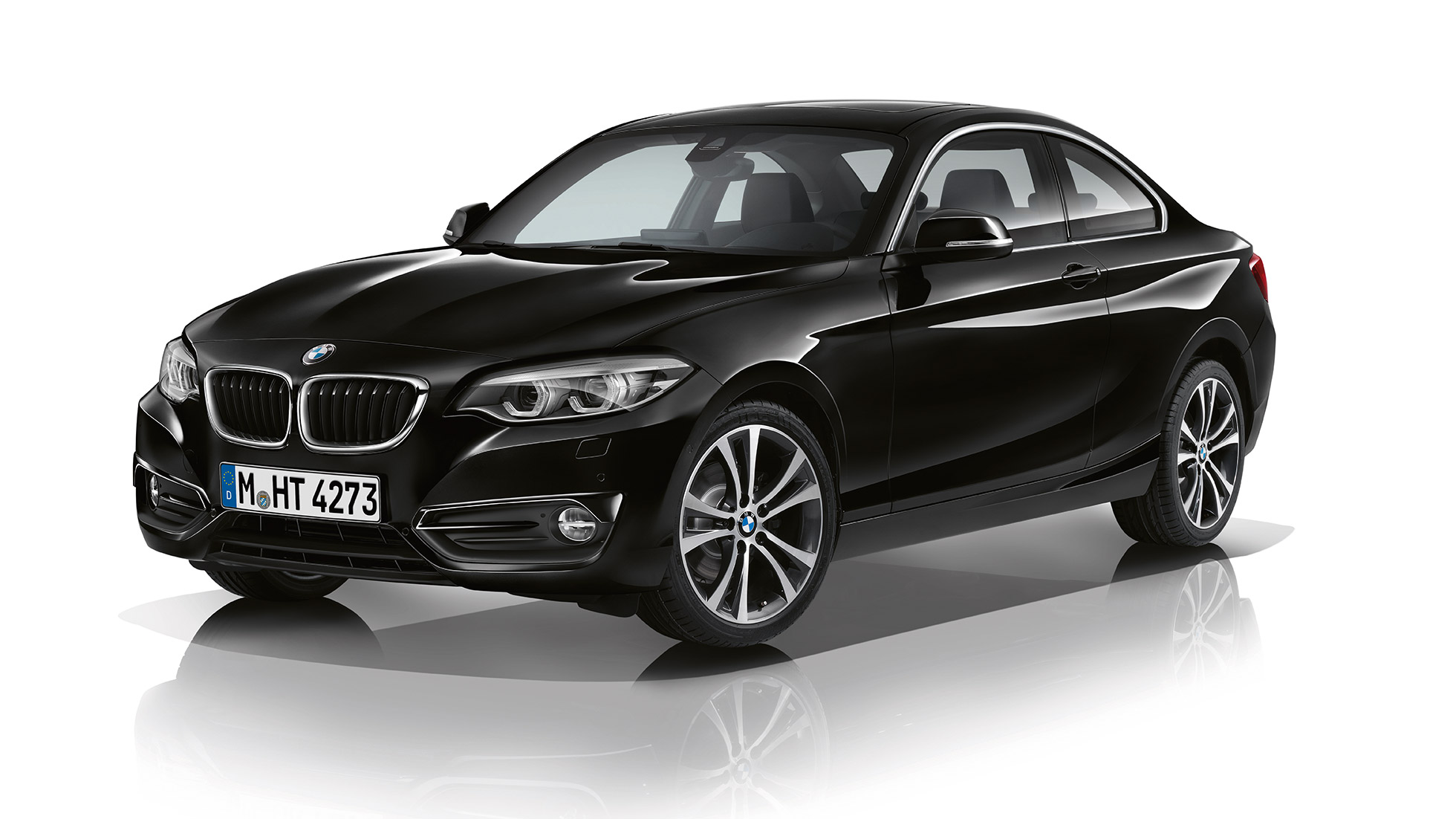 BMW serije 2 Coupé, tročetvrtinski prednji prikaz Modela Sport Line BMW serije 2 Coupé, tročetvrtinski prednji prikaz Modela Sport Line