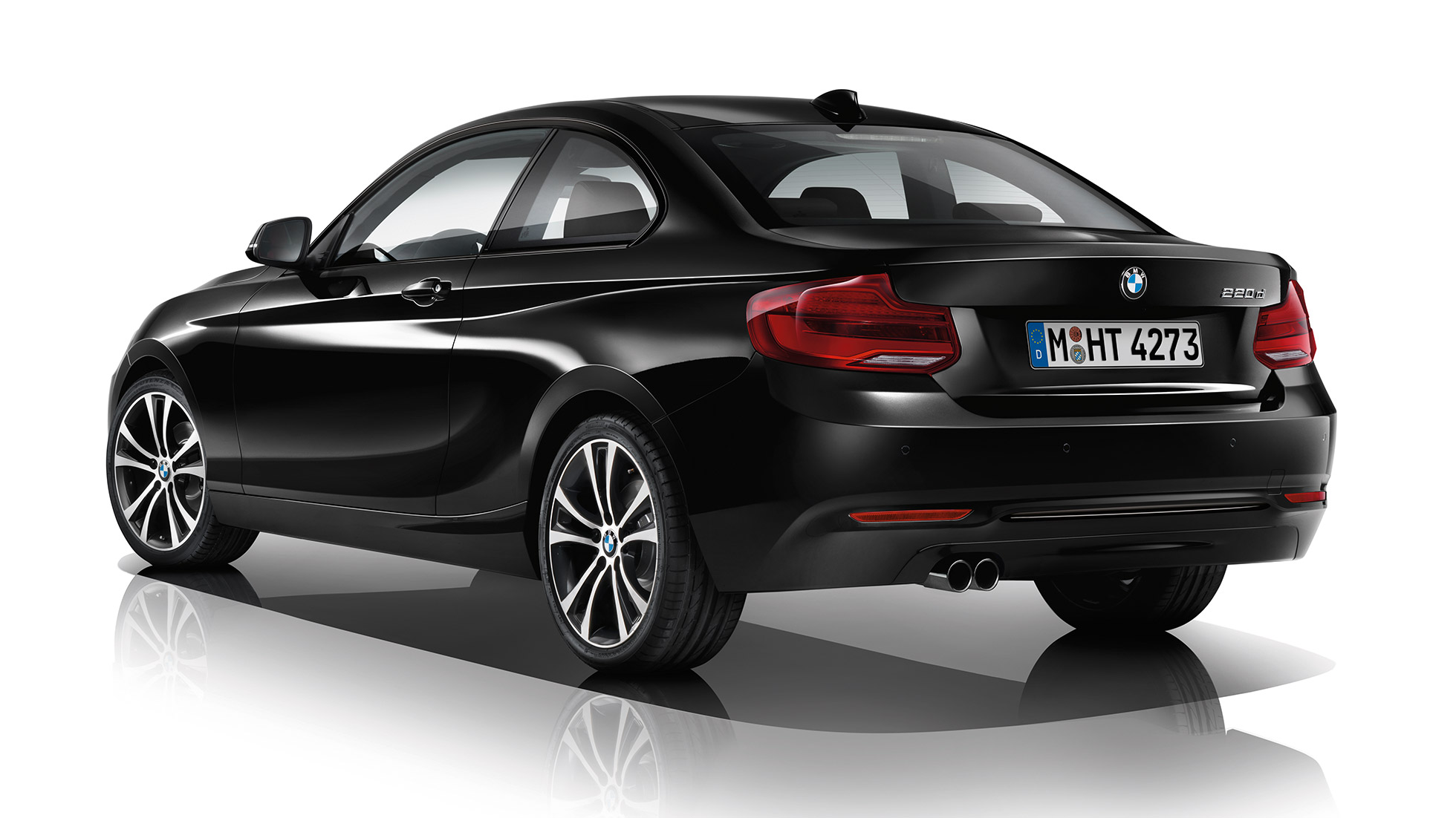 BMW serije 2 Coupé, tročetvrtinski stražnji prikaz Modela Sport Line BMW serije 2 Coupé, tročetvrtinski stražnji prikaz Modela Sport Line