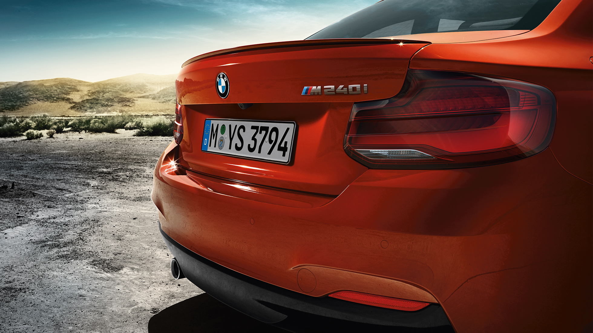 BMW serije 2 Coupé, naziv modela sa stražnje strane BMW serije 2 Coupé, naziv modela sa stražnje strane