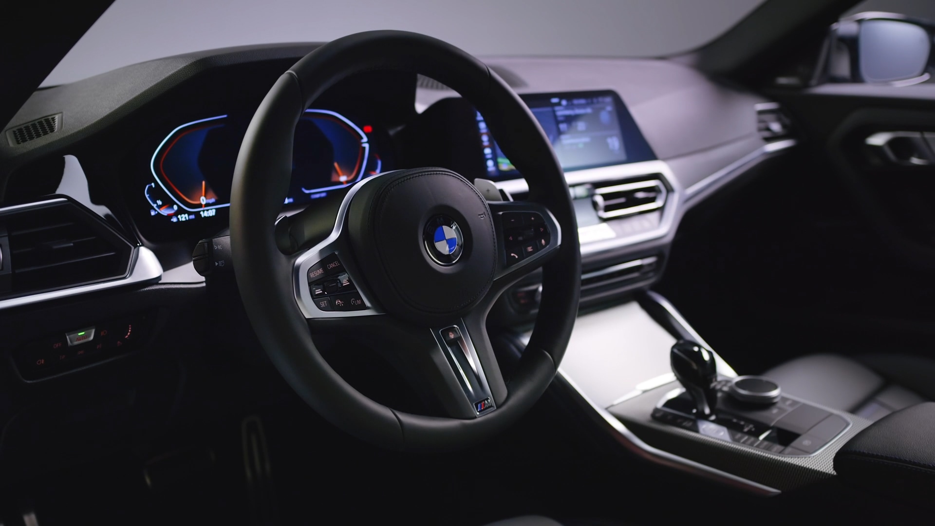 Karakteristike unutrašnjosti BMW serije 2 Coupé. Karakteristike unutrašnjosti BMW serije 2 Coupé.
