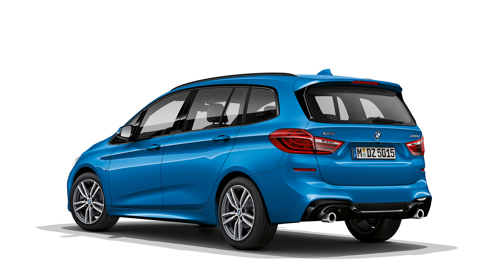 Tročetvrtinski prikaz stražnjeg kraja BMW-a serije 2 Gran Tourer Model M Sport Tročetvrtinski prikaz stražnjeg kraja BMW-a serije 2 Gran Tourer 220d xDrive Model M Sport F46 Facelift 2018 Estoril Blue metalik boje