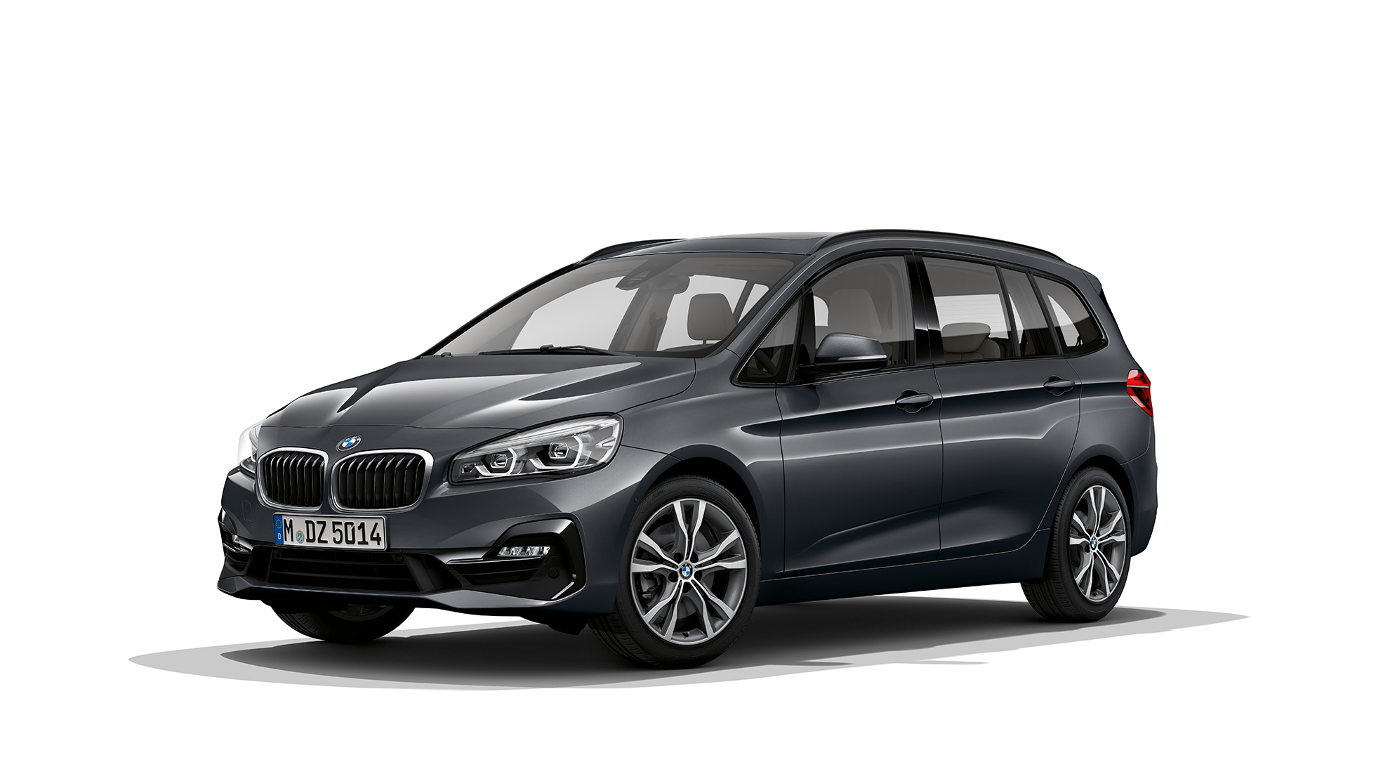 Tročetvrtinski prikaz prednjeg kraja BMW-a serije 2 Gran Tourer Model Sport Line Tročetvrtinski prikaz prednjeg kraja BMW-a serije 2 Gran Tourer 220d F46 Facelift 2018 Mineral Grey metalik boje