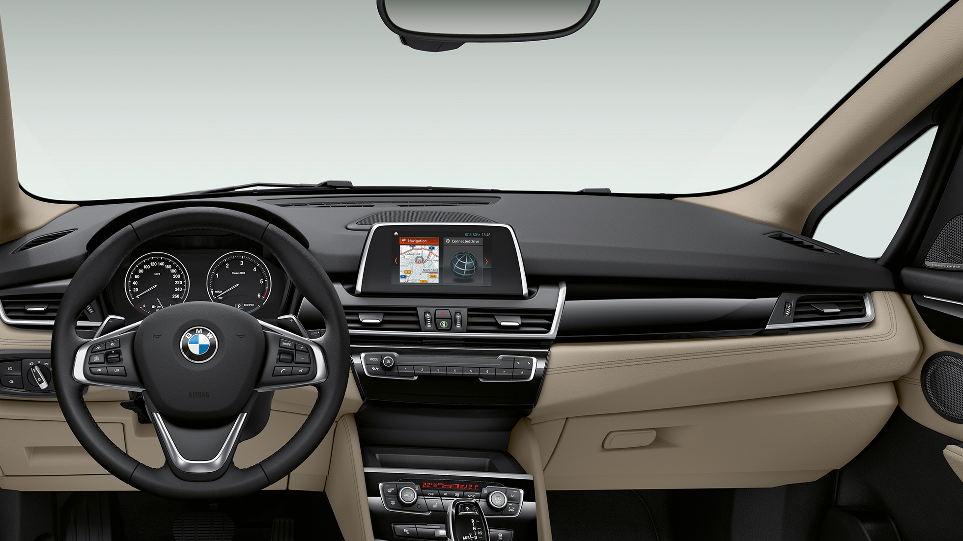 Kokpit BMW-a serije 2 Gran Tourer Model Sport Line Unutrašnjost s kokpitom BMW-a serije 2 Gran Tourer 220d Model Sport Line F46 2018