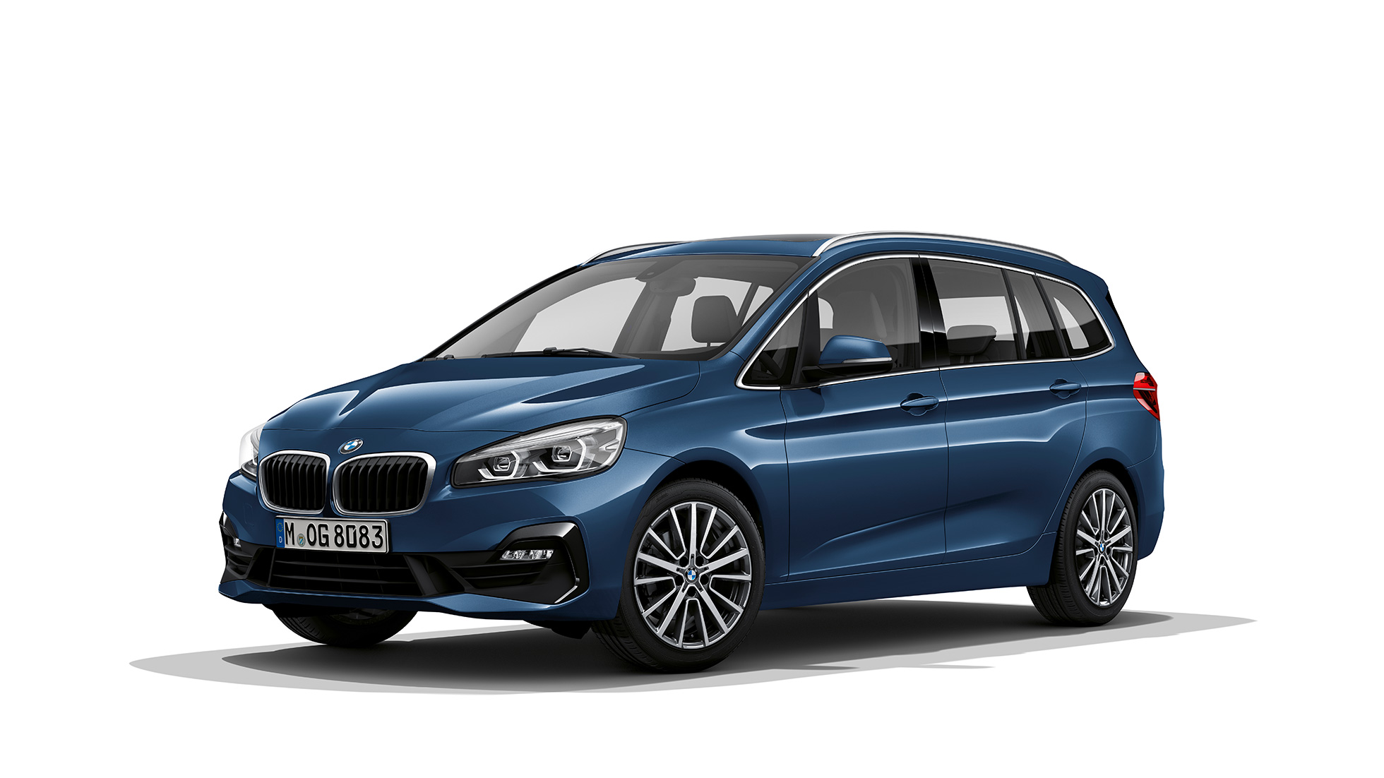 Tročetvrtinski prikaz prednjeg kraja BMW-a serije 2 Gran Tourer Tročetvrtinski prikaz prednjeg kraja BMW-a serije 2 Gran Tourer 218i F46 Facelift 2018 Mediterranean Blue metalik boje