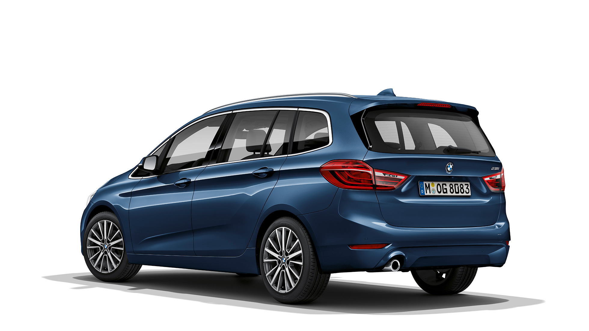 Tročetvrtinski prikaz stražnjeg kraja BMW-a serije 2 Gran Tourer Modell Advantage Tročetvrtinski prikaz stražnjeg kraja BMW-a serije 2 Gran Tourer 218i Modell Advantage F46 Facelift 2018 Mediterranean Blue metalik boje