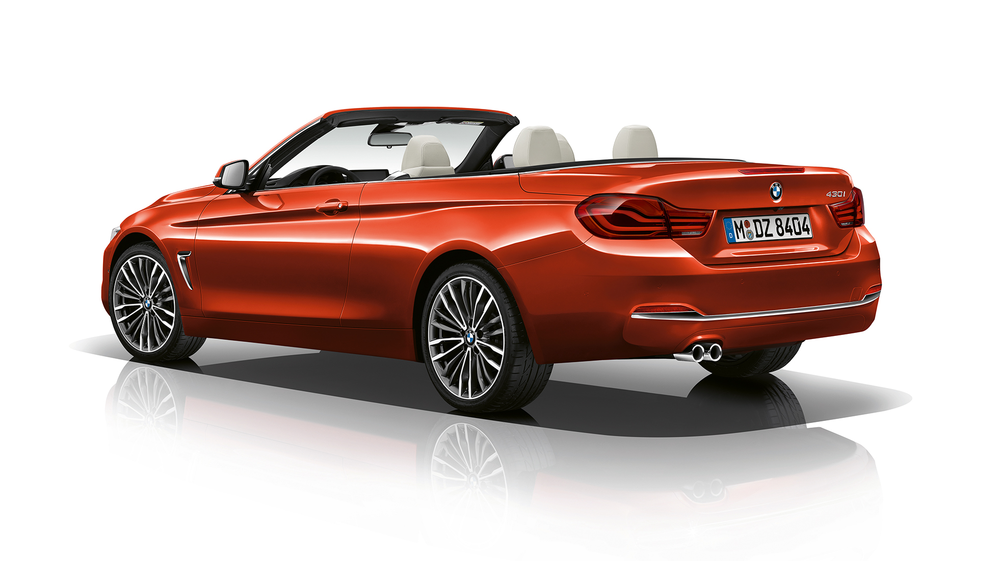 BMW serije 4 Cabrio, tročetvrtinski prikaz stražnjeg kraja modela Luxury Line BMW serije 4 Cabrio, tročetvrtinski prikaz stražnjeg kraja modela Luxury Line