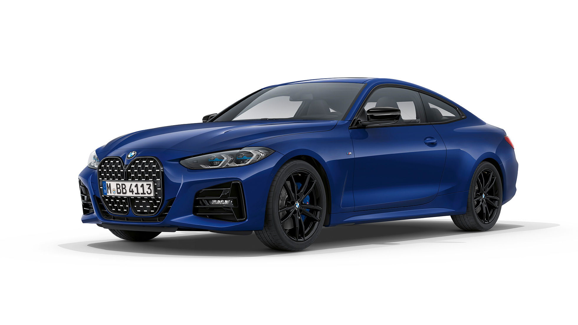 BMW serije 4 Coupé M Sport paket G22 2020 BMW serije 4 Coupé G22 2020 M Sport paket Arctic Race Blue metalik tročetvrtinski pogled sprijeda