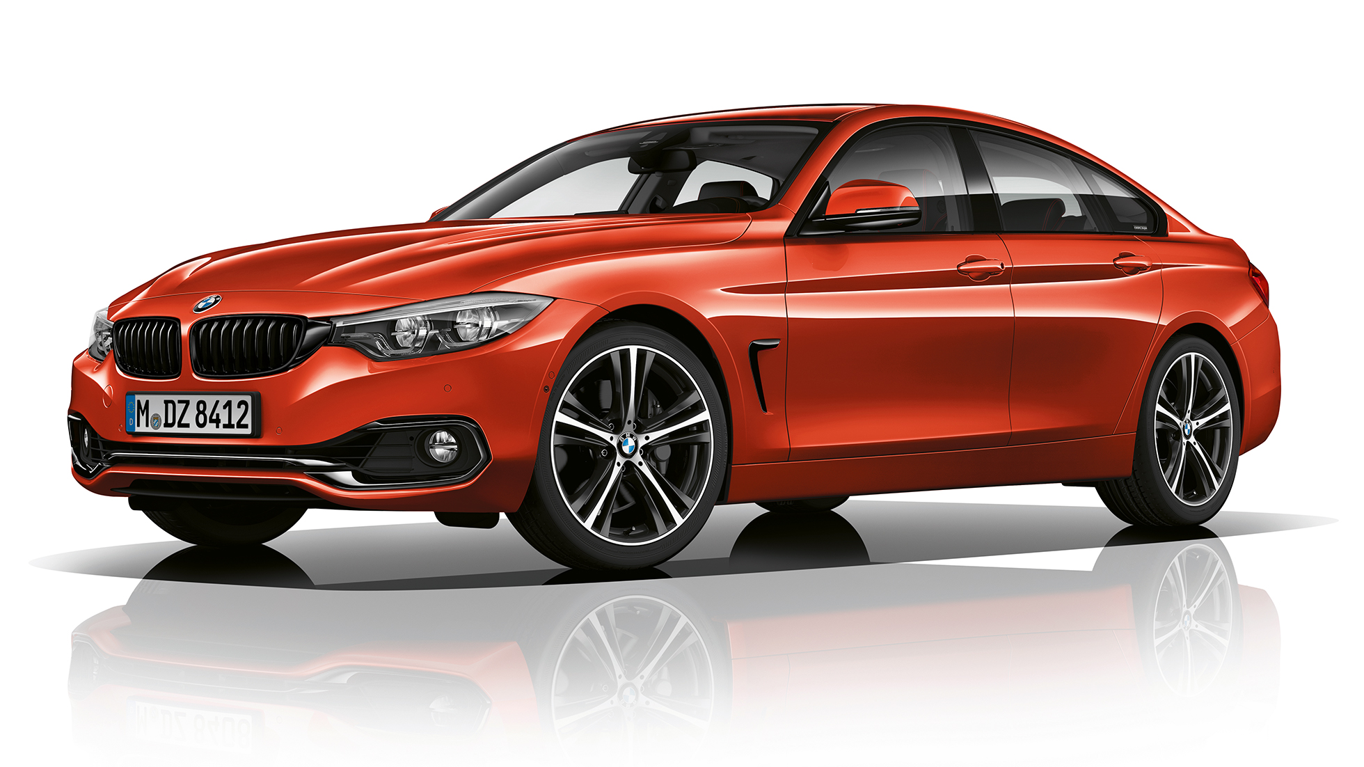 BMW serije 4 Gran Coupé, tročetvrtinski prikaz prednjeg kraja modela Sport Line BMW serije 4 Gran Coupé, tročetvrtinski prikaz prednjeg kraja modela Sport Line