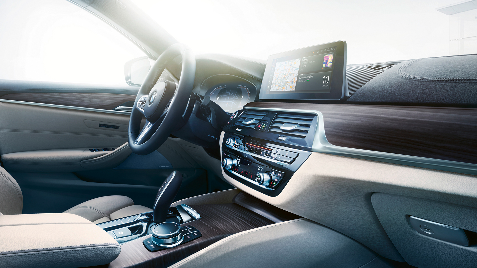 Sustavi asistencije BMW serije 5 Touring Sustavi asistencije BMW serije 5 Touring značajke 530d xDrive Touring G31 Mediterranean Blue metalik kokpit