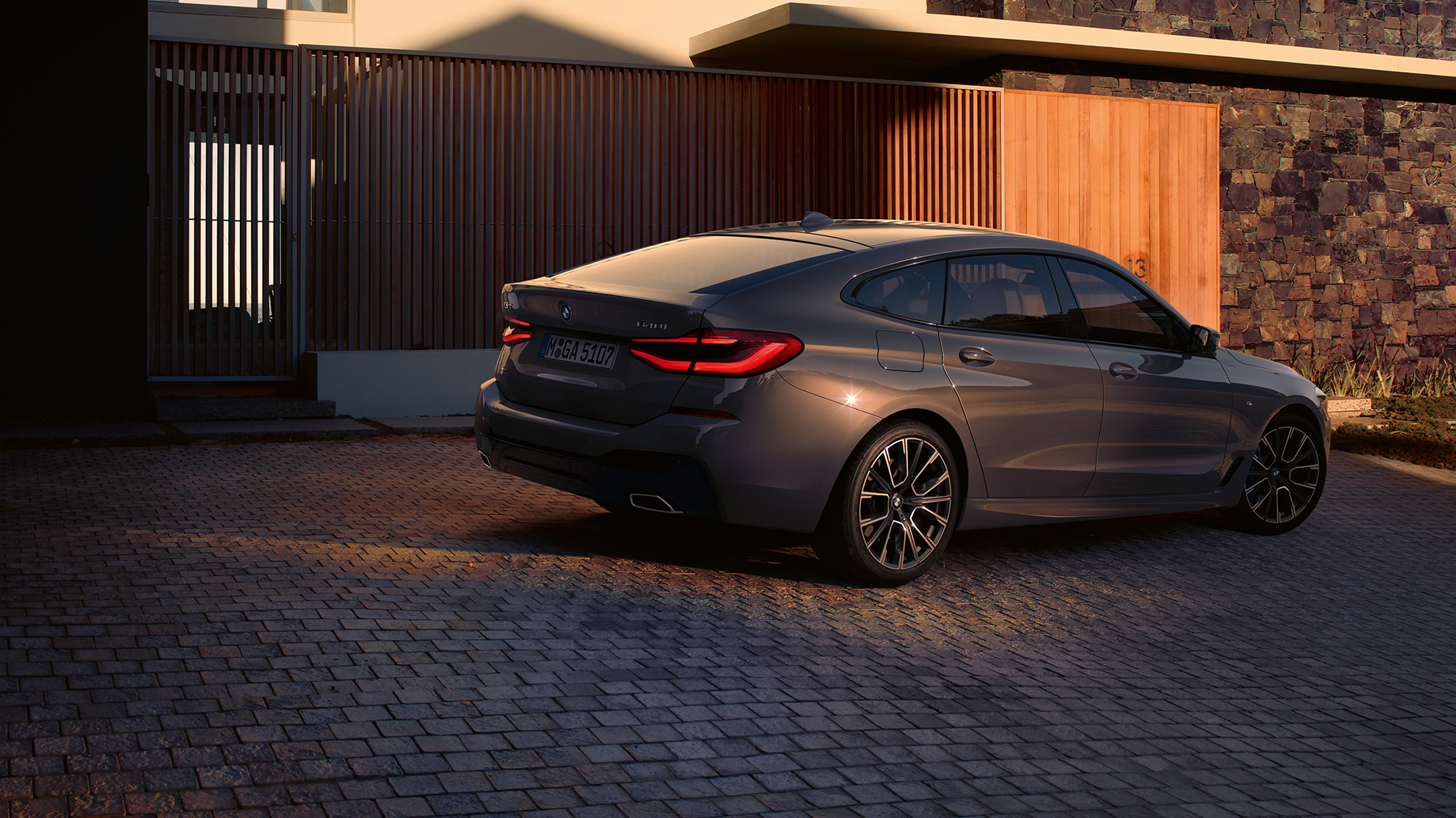 Dizajn stražnjeg dijela BMW-a serije 6 Gran Turismo G32 2020 Dizajn stražnjeg dijela BMW serije 6 Gran Turismo 640i xDrive G32 2020 Bernina Grey stražnji prikaz