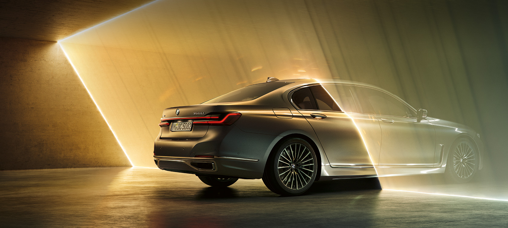 BMW serije 7 limuzina G11 G12 2019 tehnički podaci BMW serije 7 limuzina G11 G12 2019 Bernina Grey Amber Effect tročetvrtinski pogled sprijeda izbliza