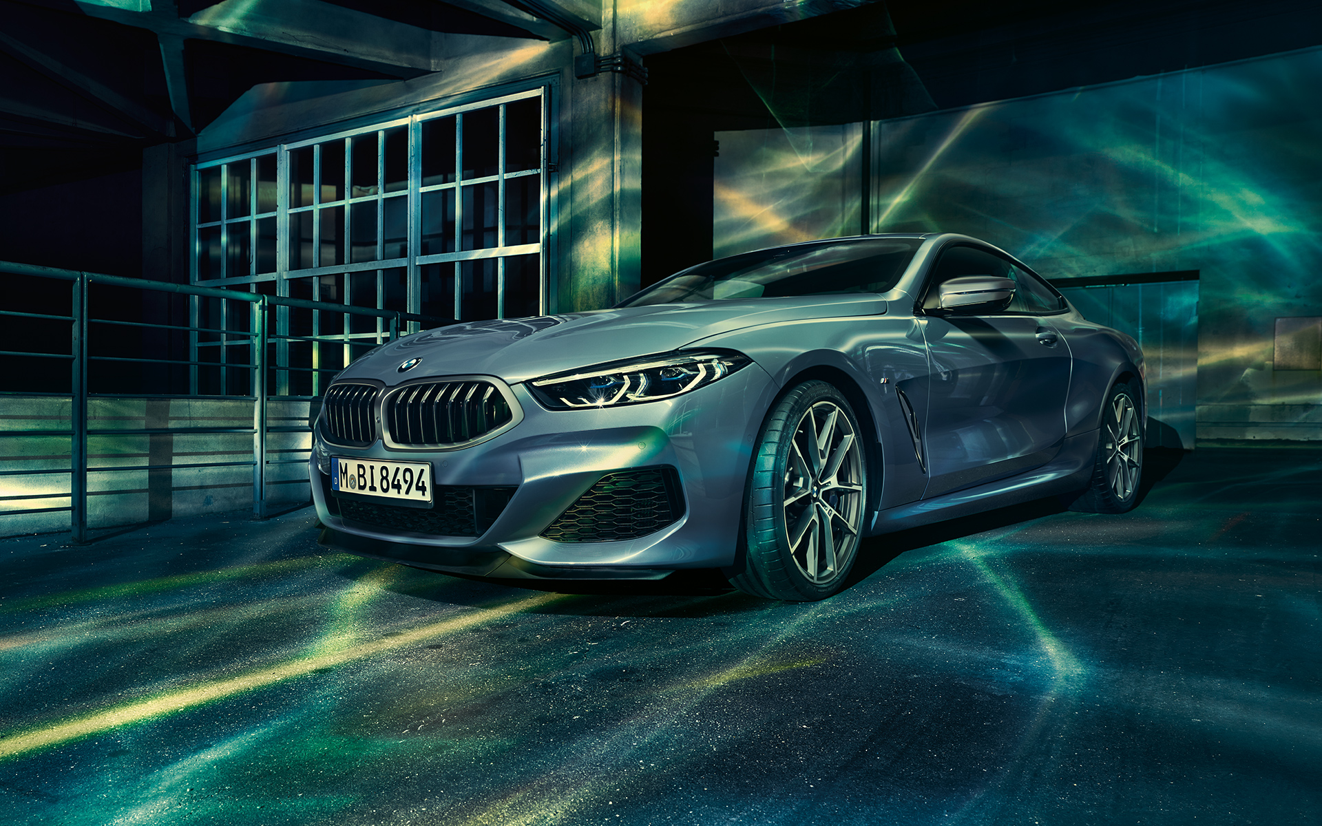 BMW serije 8 Coupé, tročetvrtinski prednji desni prikaz BMW serije 8 Coupe.