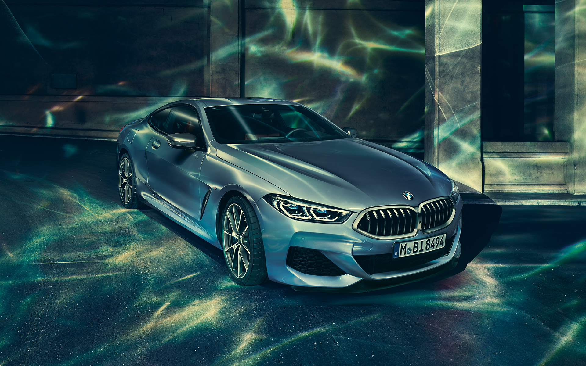 BMW serije 8 Coupé, tročetvrtinski prednji lijevi prikaz BMW serije 8 Coupe.