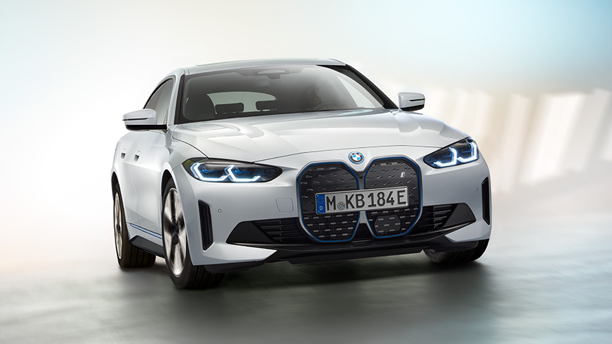 BMW i4 2021 G26 fotografija 4 BMW i4 2021 G26 potpuno električni Gran Coupé električni automobil fotografija 4 sa pozornice