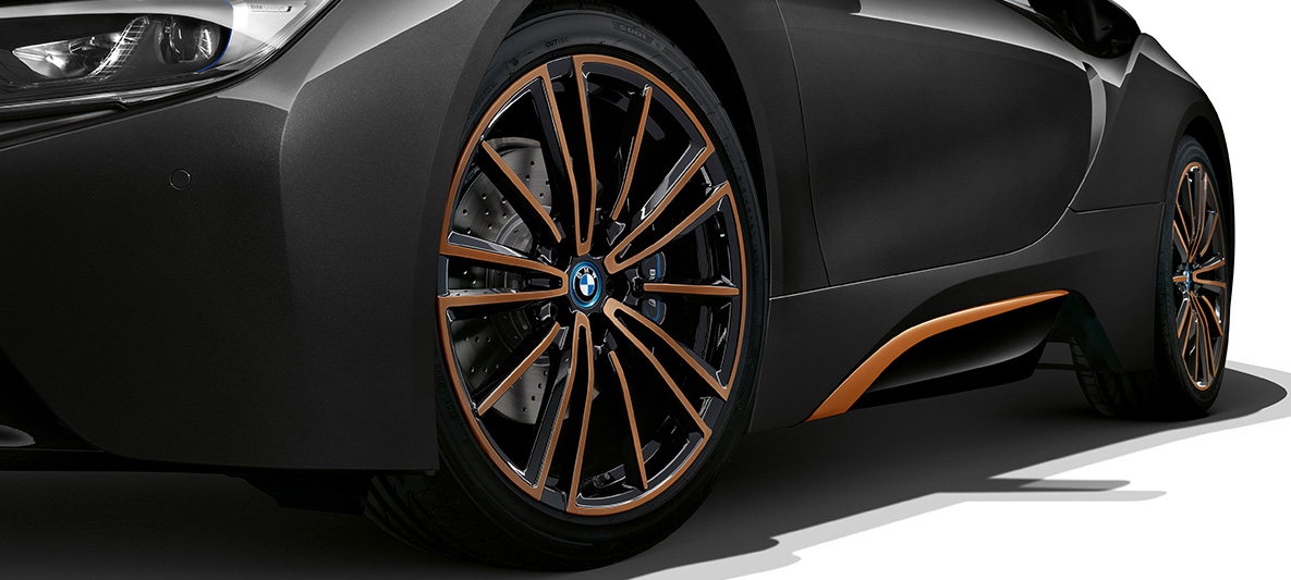 Lakometalni kotači u E-Copper, BMW i8 Roadster Ultimate Sophisto Edition Lakometalni kotači u E-Copper, BMW i8 Roadster Ultimate Sophisto Edition, vanjština