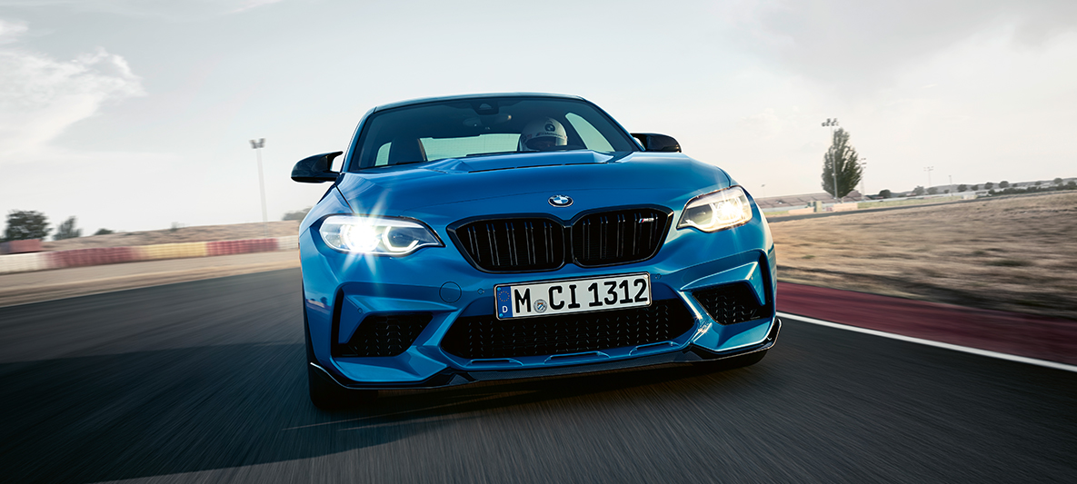 Dizajn BMW M2 CS Dizajn BMW M2 CS F87 Misano Blue metalik prednji pogled