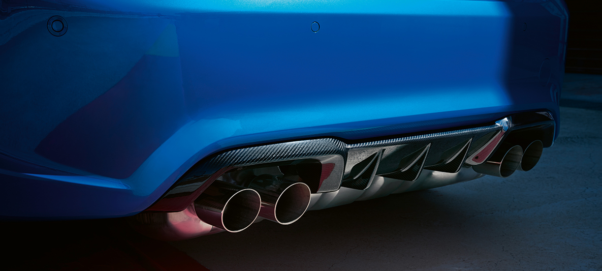 Stražnji difuzor BMW M2 Stražnji difuzor BMW M2 CS F87 Misano Blue metalik detaljni pogled