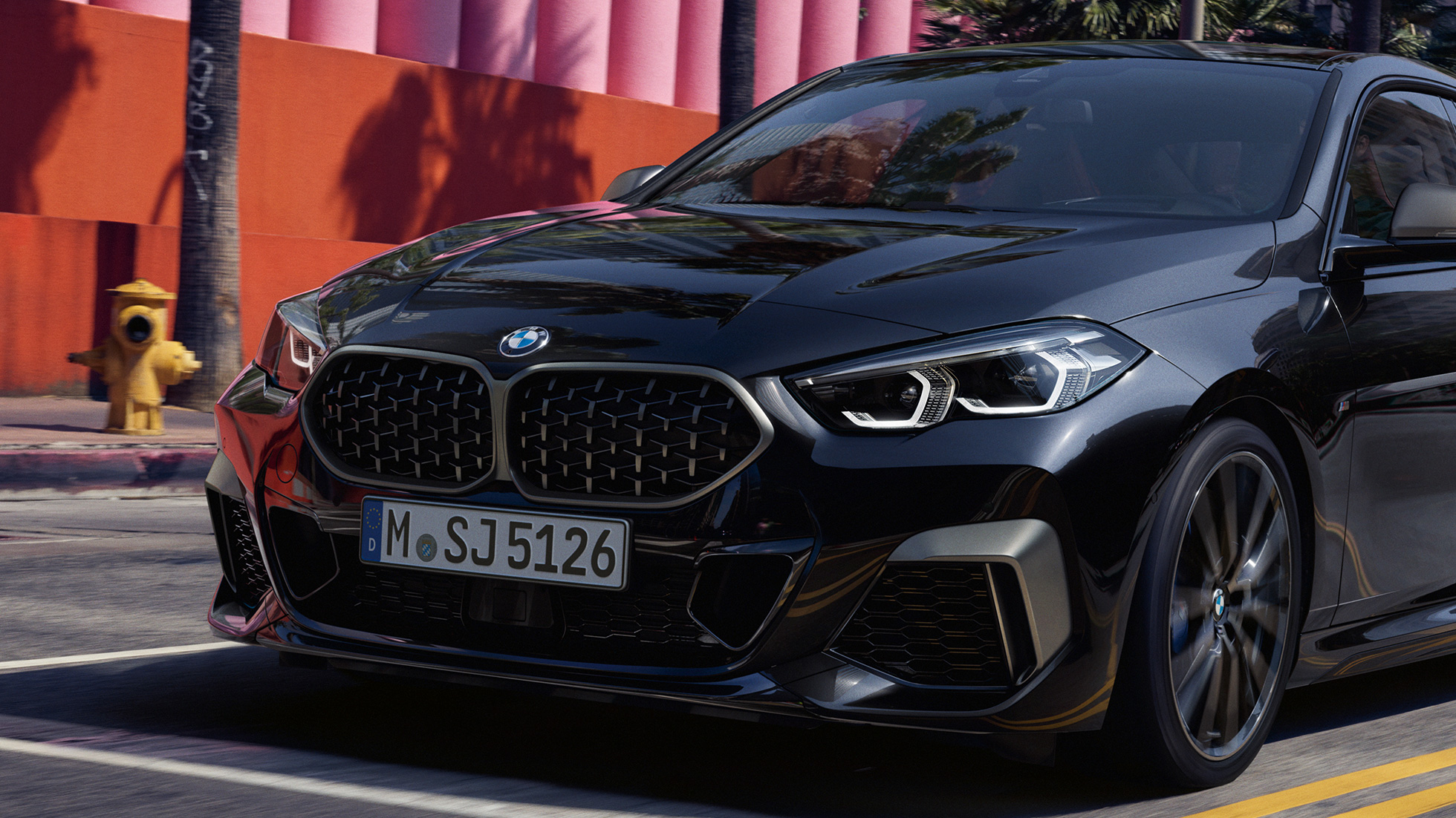 Dizajn vanjštine BMW M235i xDrive Gran Coupé Dizajn vanjštine BMW M235i xDrive Gran Coupé 2020 Black Sapphire metalik F44 prednji pogled