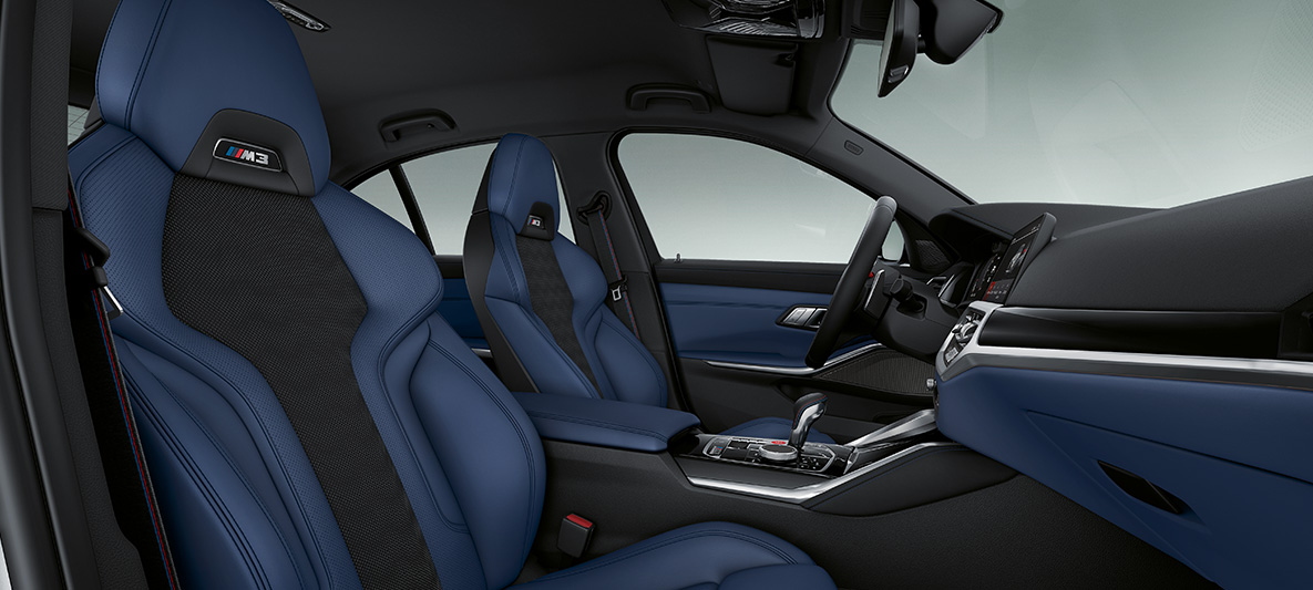 BMW Individual letvice unutrašnjosti piano finish Black BMW M3 Limuzina G80 2020 unutrašnjost BMW Individual letvice unutrašnjosti piano finish Black s detaljima Pearl Chrome BMW M3 Limuzina G80 2020 unutrašnjost