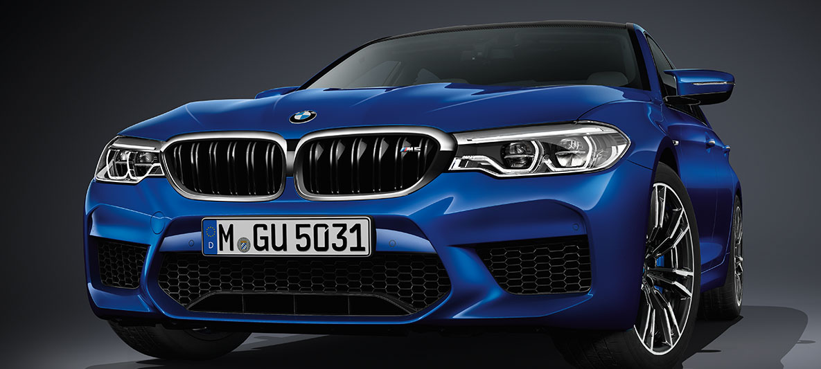 Prikaz dizajna prednjeg kraja BMW-a M5. Prikaz prednjeg kraja BMW-a M5.