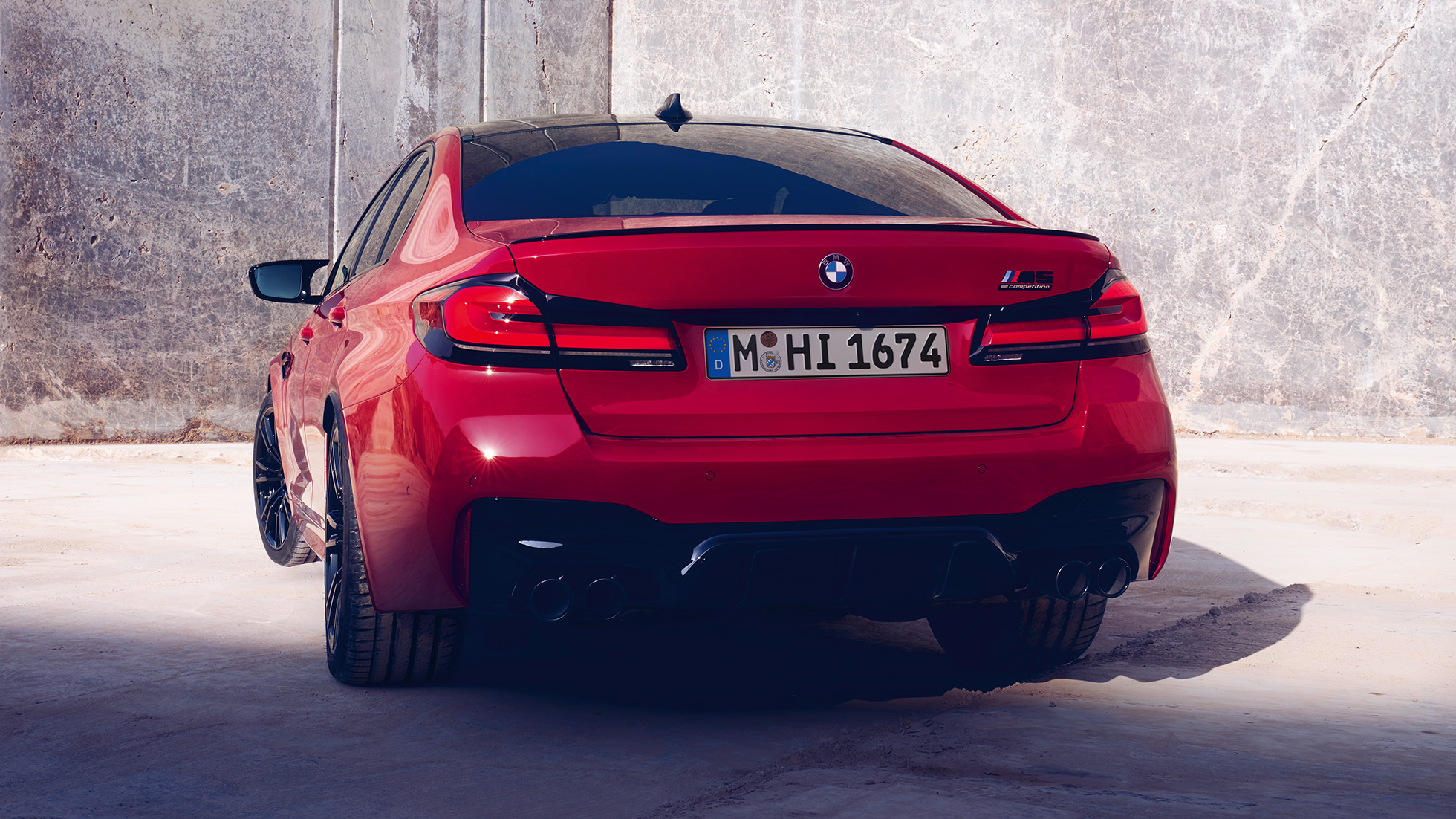 Stražnja svjetla BMW M5 Competition F90 LCI Facelift 2020 Stražnja svjetla BMW M5 Competition F90 LCI Facelift 2020 BMW Individual Imola Red stražnji prikaz