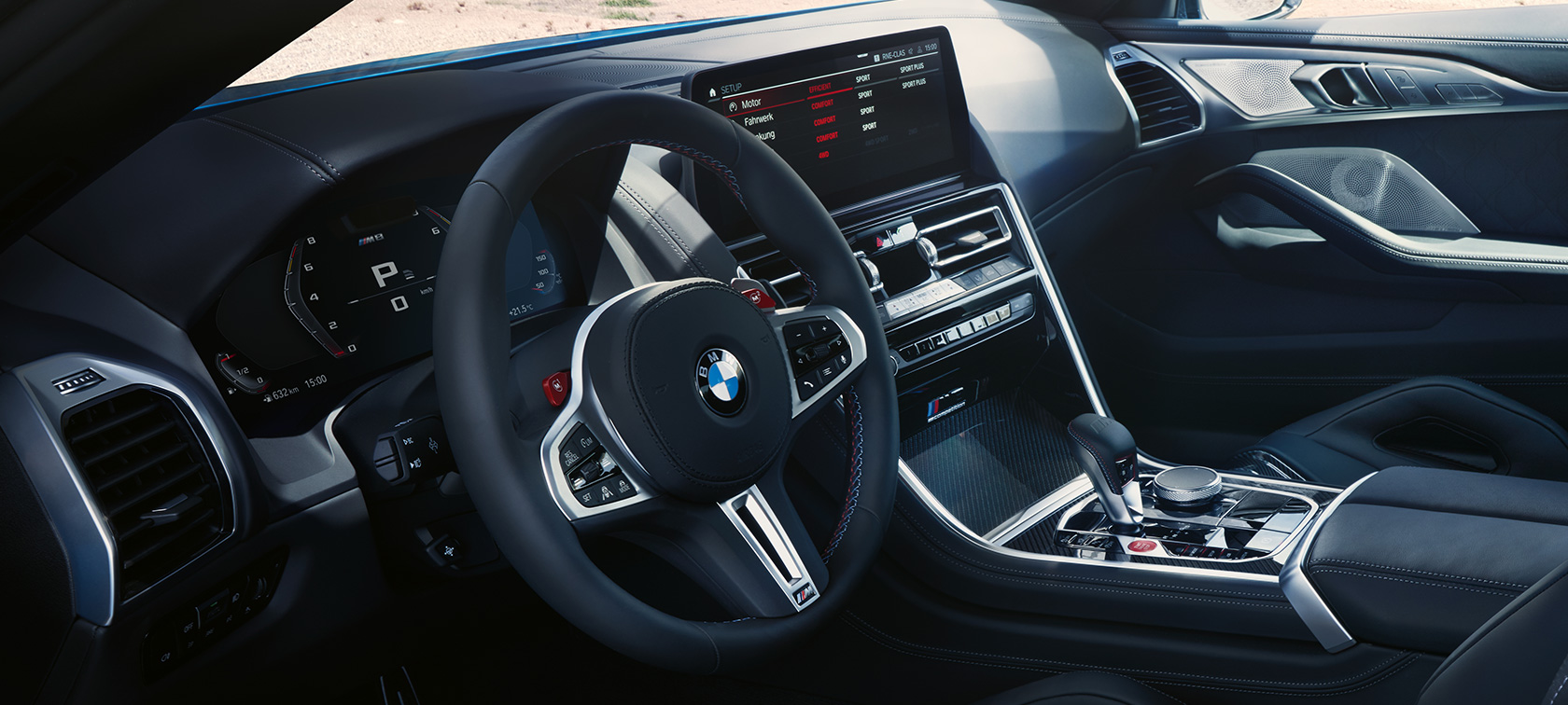 M kožni upravljač BMW M8 Competition Coupé F92 LCI Facelift 2022 kokpit BMW M8 Competition Coupé F92 LCI Facelift 2022 kokpit Control Display M kožni upravljač