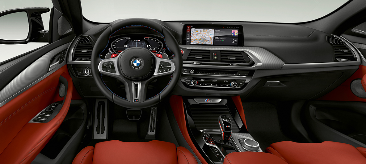 BMW X4 M, M kožni upravljač. BMW X4 M, unutrašnjost, kokpit, M kožni upravljač s M specifičnim kontrastnim prošivima.