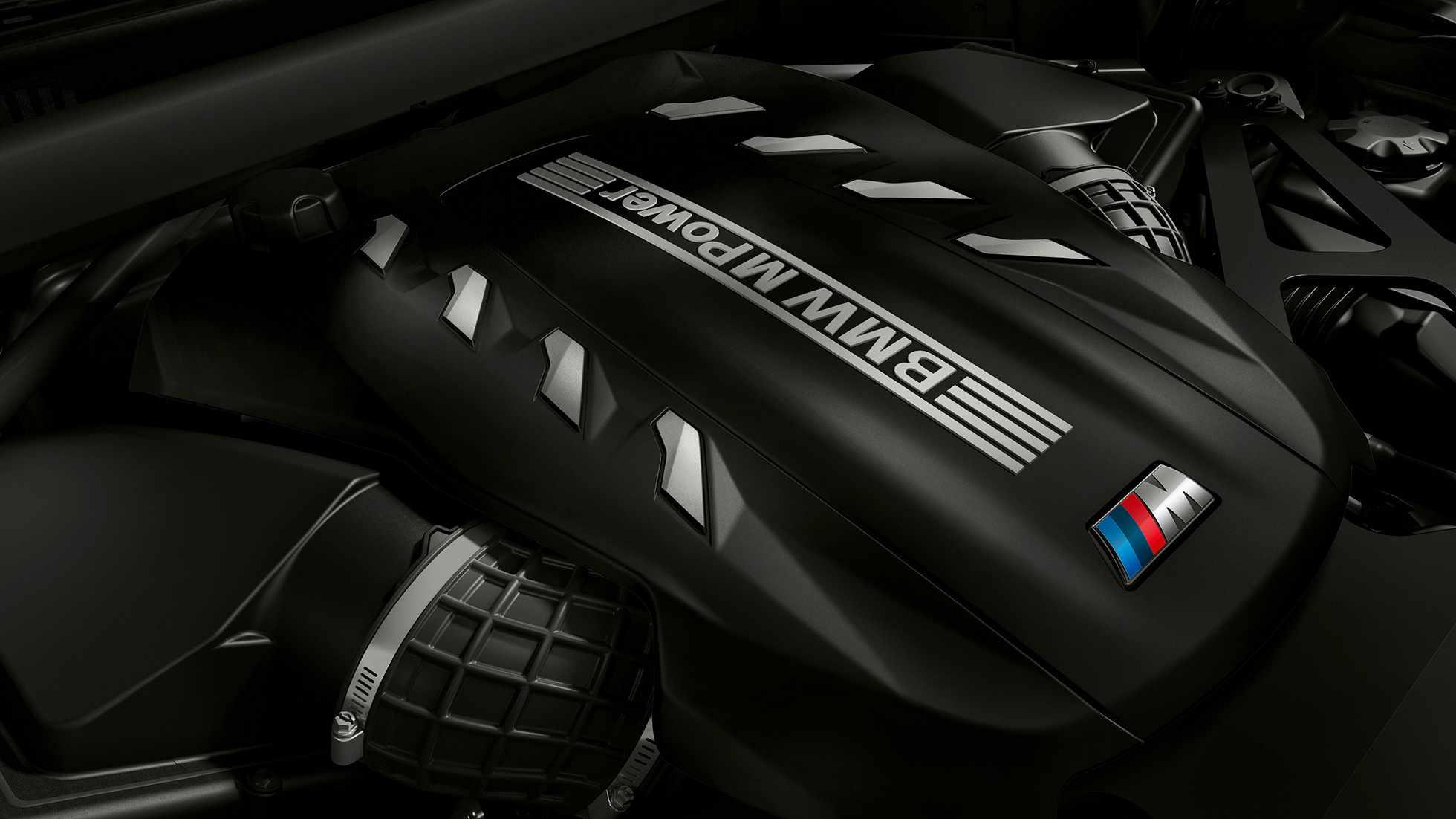 M TwinPower Turbo 8-cilindarski benzinski motor visokih performansi BMW-a X5 M Competition F95 Detaljan prikaz M TwinPower Turbo 8-cilindarskog benzinskog motora visokih performansi BMW-a X5 M Competition F95