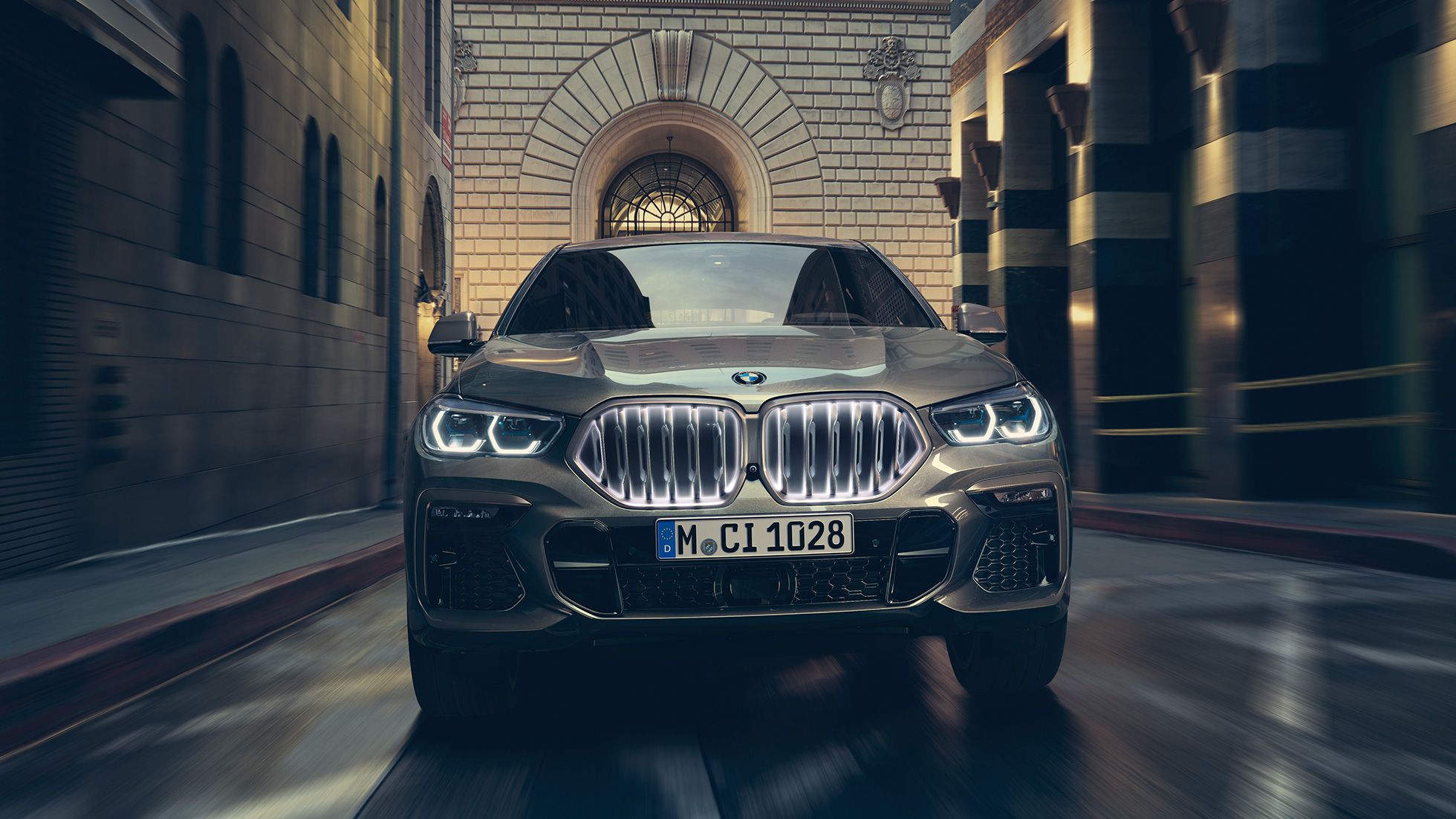 BMW X6 M50d s M TwinPower Turbo šesterocilindarskim dizelskim motorom Prikaz prednjeg kraja BMW-a X6 M50d s M TwinPower Turbo šesterocilindarskim dizelskim motorom G06 Manhattan metalik boje