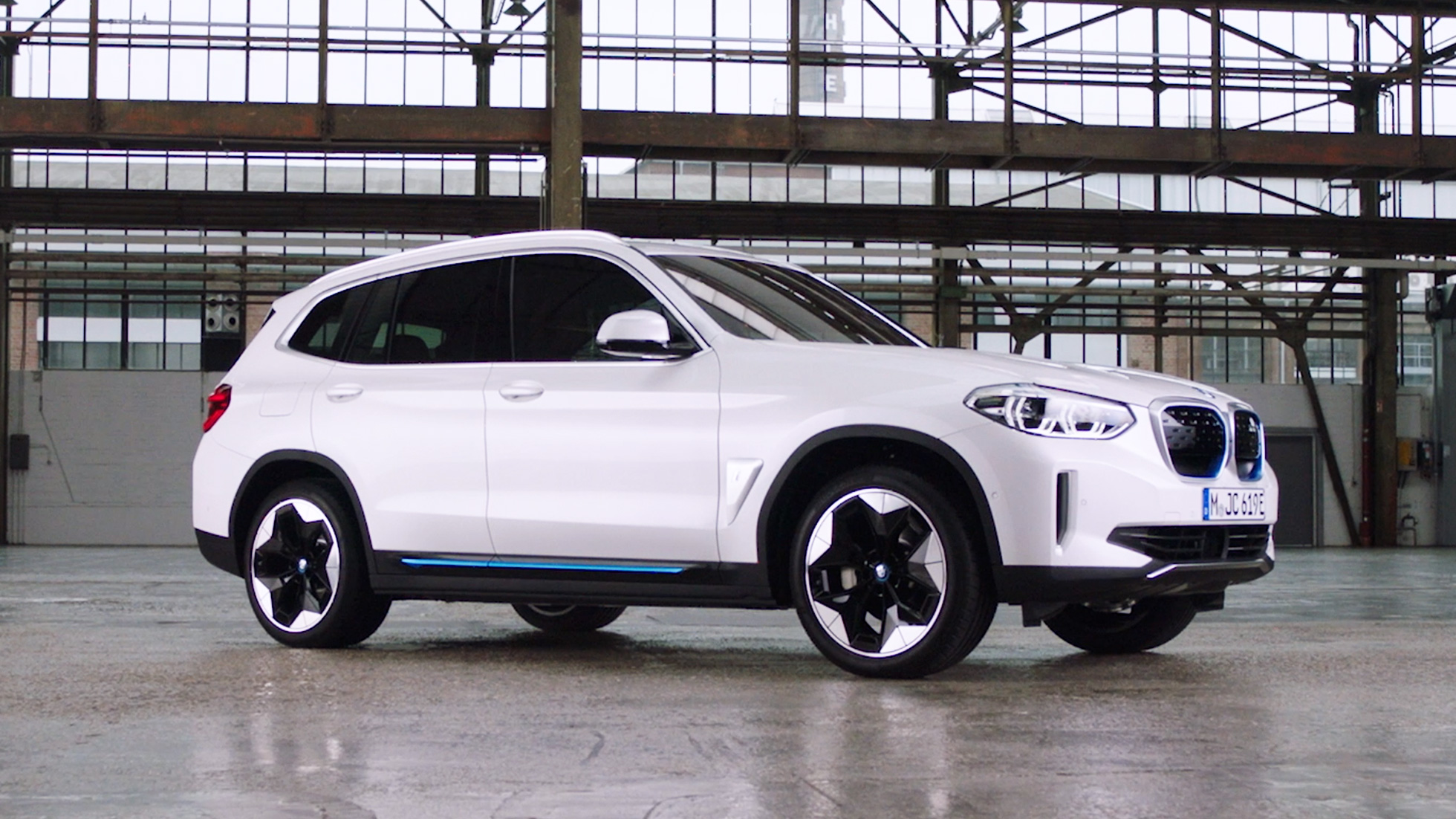 BMW iX3 G08 2020 povezivost video BMW iX3 G08 2020 Mineral White metalik povezivost video