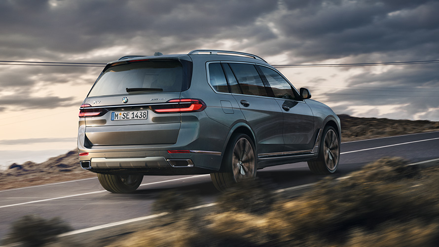 Tročetvrtinski prikaz prednjeg kraja BMW-a X7 G07 prve generacije BMW serija X; Tročetvrtinski prikaz prednjeg kraja BMW-a X7 G07 prve generacije