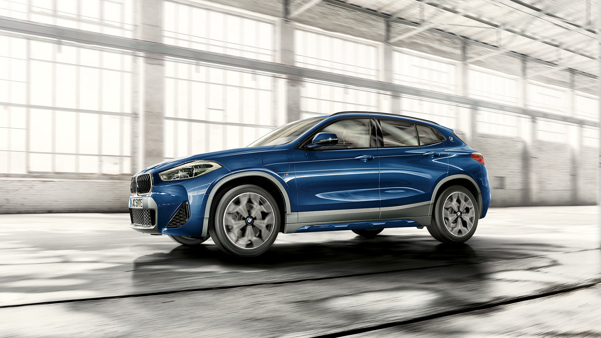 Prikaz prednjeg kraja BMW-a X2 xDrive25e plug-in hibrida F39 Prikaz prednjeg kraja BMW-a X2 xDrive25e plug-in hibrida 2020 F39