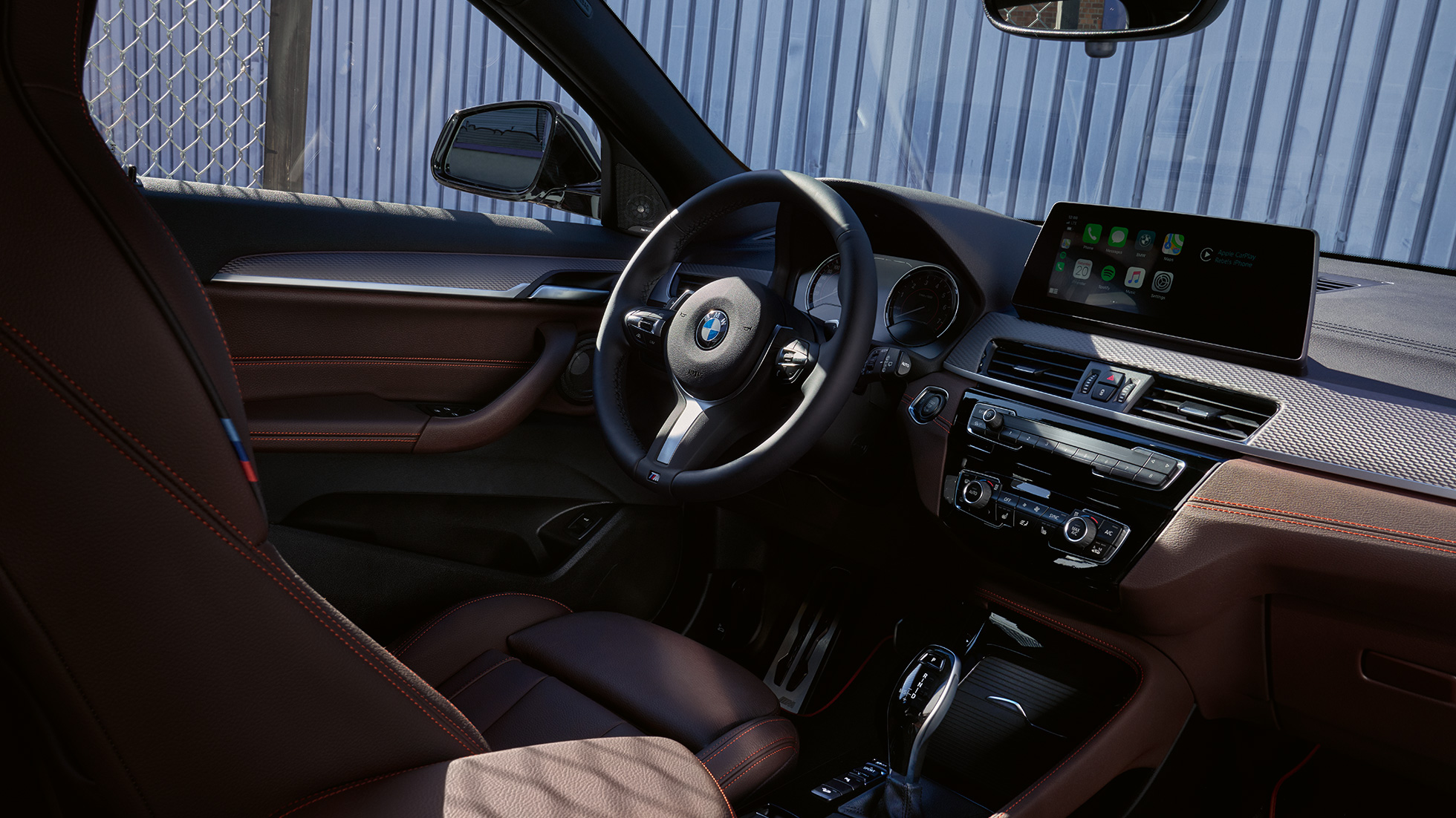 Kokpit BMW X2 F39 BMW X2 2020 F39 kokpit unutrašnjost