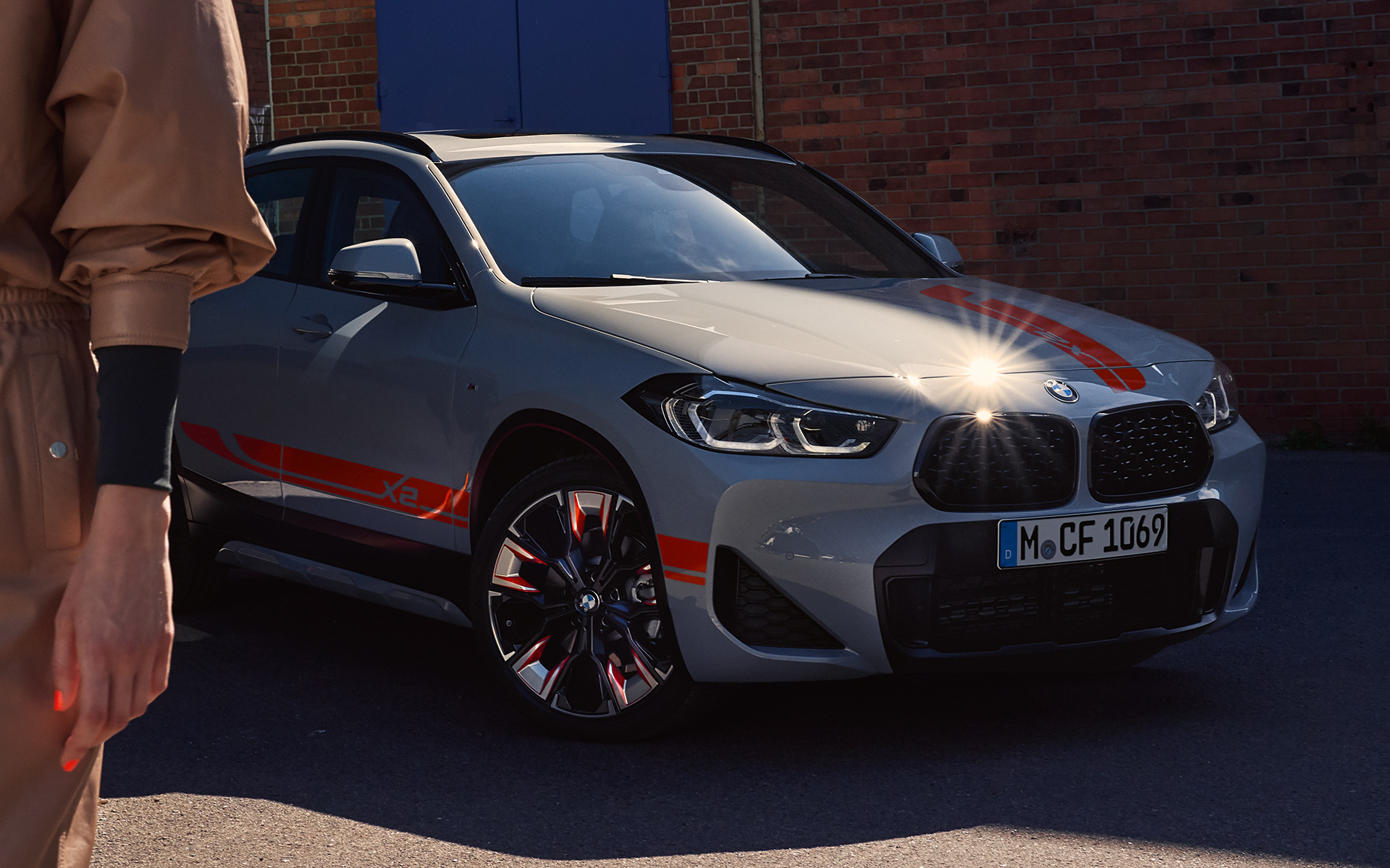 BMW X2 F39 2020 Brooklyn Grey tročetvrtinski pogled sprijeda Dupla bubrežna maska