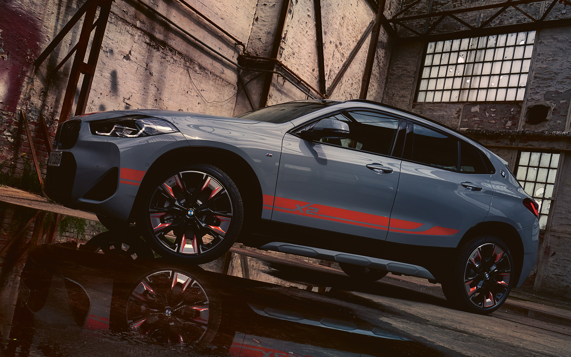 BMW X2 F39 2020 Brooklyn Grey pogled s boka