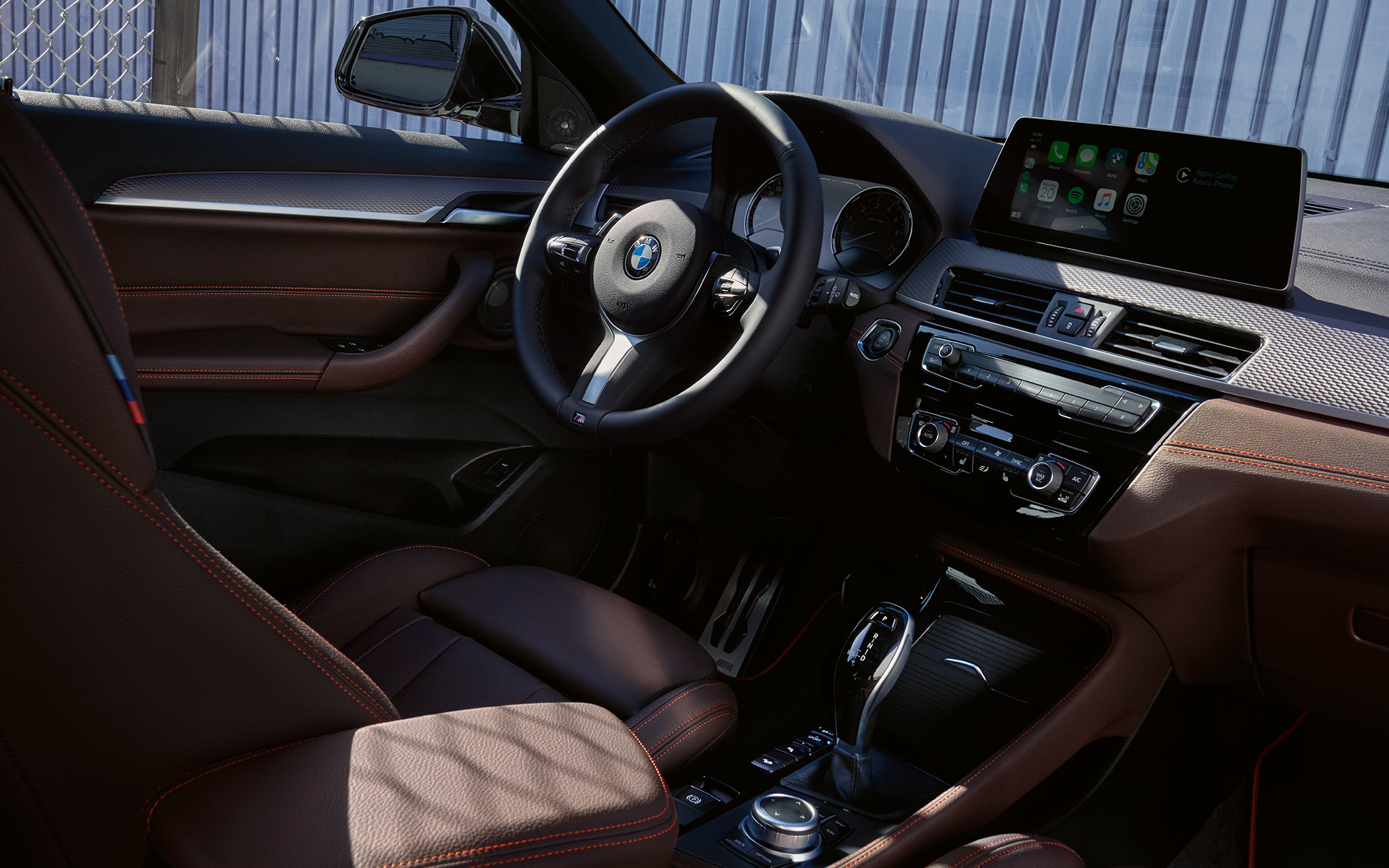 BMW X2 F39 2020 kokpit unutrašnjost