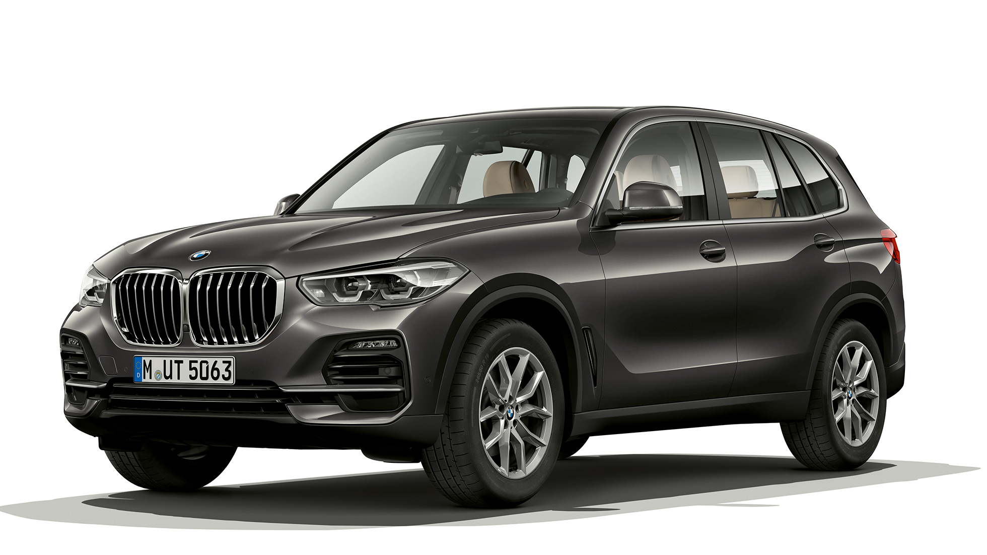 Tročetvrtinski prikaz prednjeg kraja osnovnog modela BMW-a X5 xDrive30d Tročetvrtinski prikaz prednjeg kraja osnovnog modela BMW-a X5 xDrive30d G05 2018 Sophisto Grey Brilliant Effect metalik boje