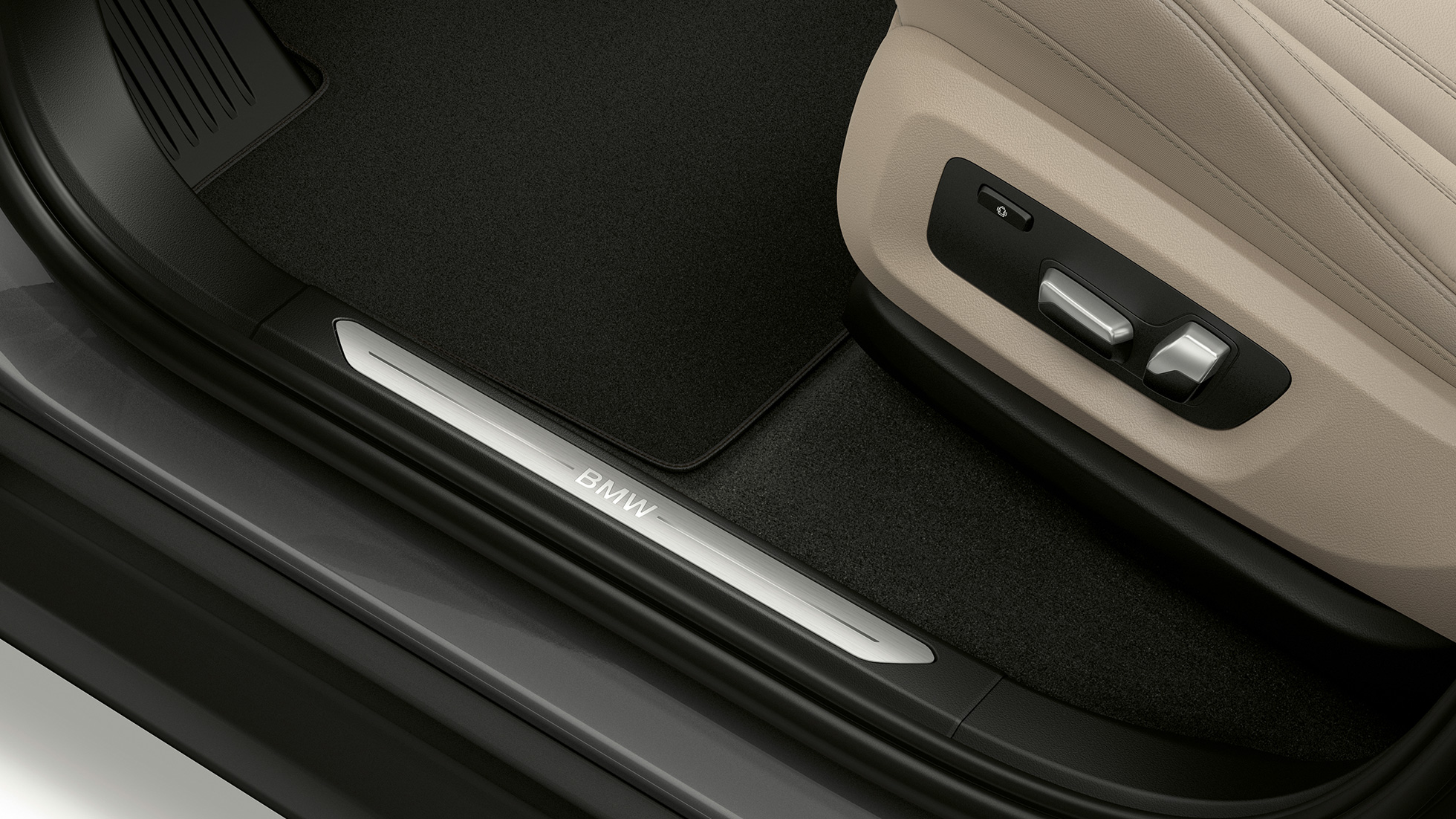 Prikaz gazišta pragova vrata osnovnog modela BMW-a X5 xDrive30d Prikaz gazišta pragova vrata osnovnog modela BMW-a X5 xDrive30d G05 2018 Sophisto Grey Brilliant Effect metalik boje