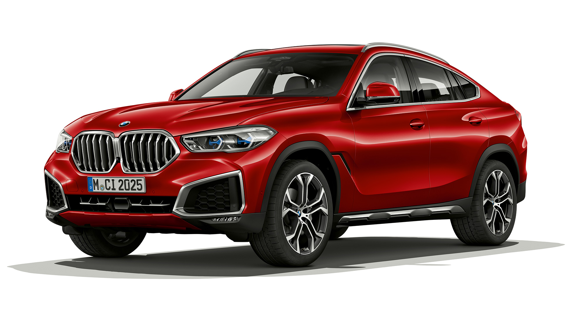BMW X6 s opcijom opreme BMW xLine, vanjština. BMW X6 s opcijom opreme BMW xLine u tročetvrtinskom prikazu prednjeg kraja.