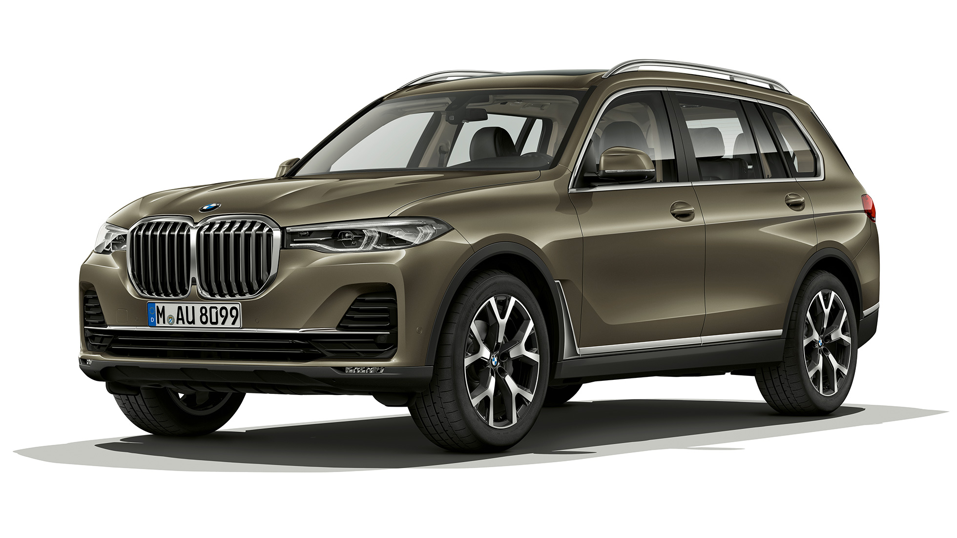 BMW-a X7 Studijski prikaz BMW-a X7 tročetvrtinskog prikaza prednjeg kraja u Vermont bronze boji