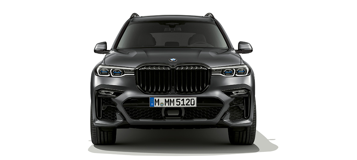BMW Dark Shadow Edition pogled sprijeda BMW X7 G07 Dark Shadow Edition pogled sprijeda