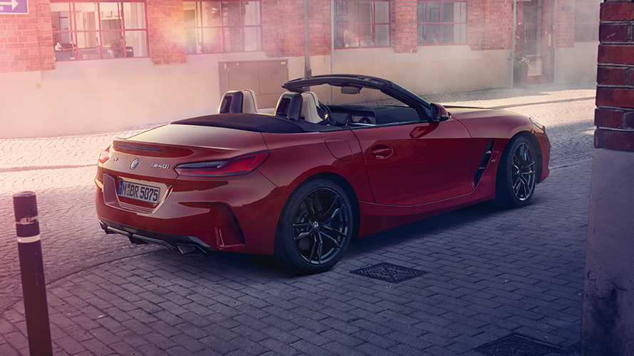 BMW Z4 Roadster (G29) bočni pogled na ulici BMW Z4 Roadster (G29) bočni pogled na ulici