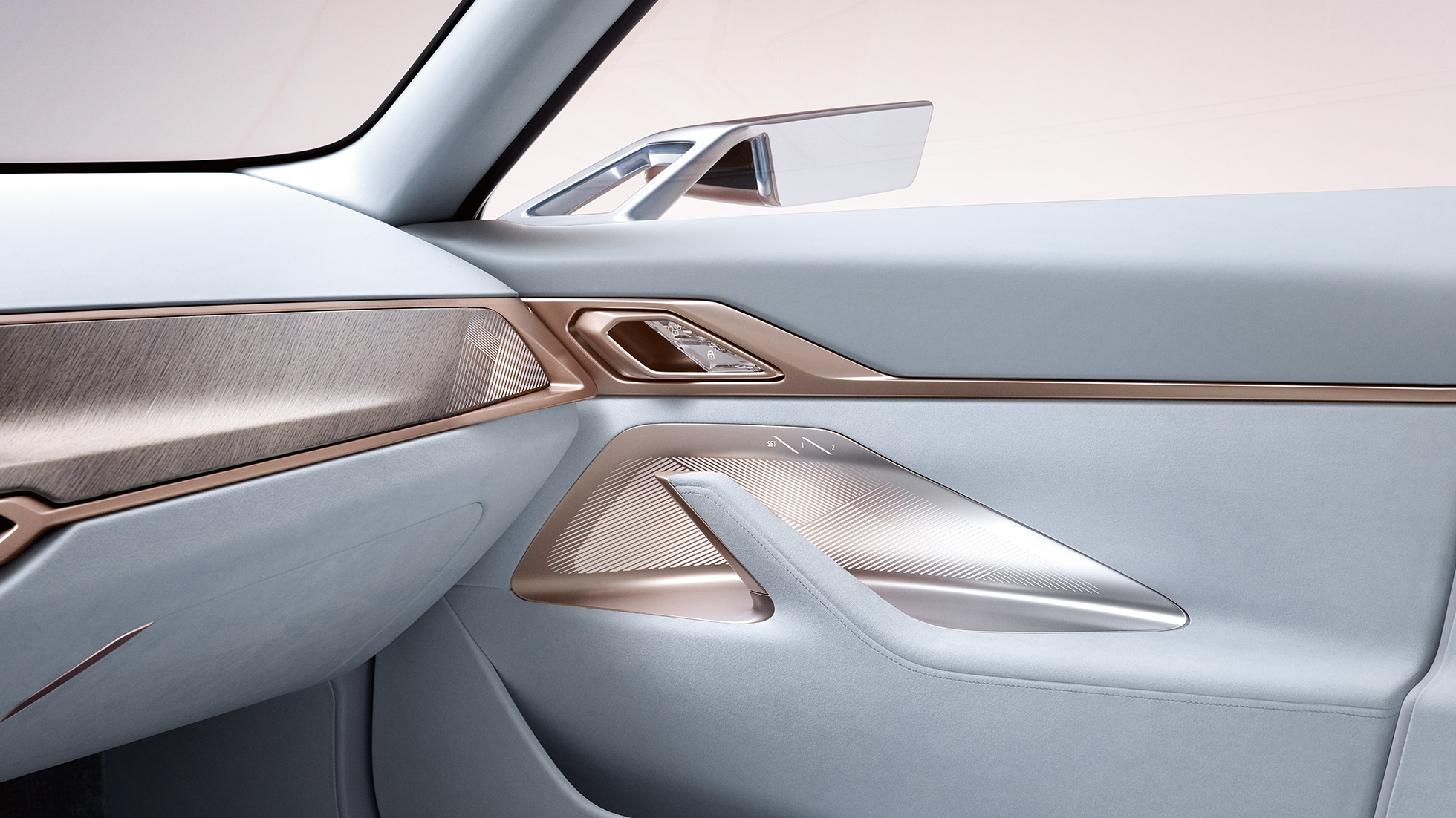 Unutrašnjost 4 BMW Concept i4 2020 G26 Unutrašnjost 4 BMW Concept i4 2020 G26 potpuno električnog automobila BMW Gran Coupé sa krupnim planom na vanjski retrovizor