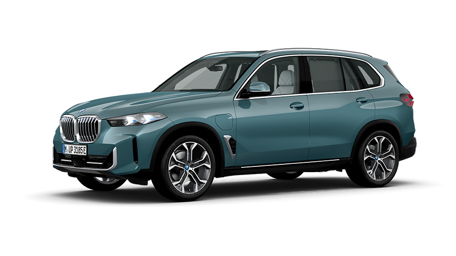 BMW X5 xDrive50e PHEV automobil tročetvrtinski prednji prikaz BMW X5 xDrive50e PHEV automobil studijski snimak tročetvrtinski prednji prikaz