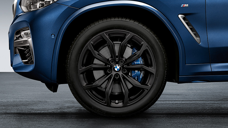 19" M Performance Double-spoke 555 M 19" M Performance Double-spoke 555 M Jet Black Mat/dijamantno polirani, ljetni set