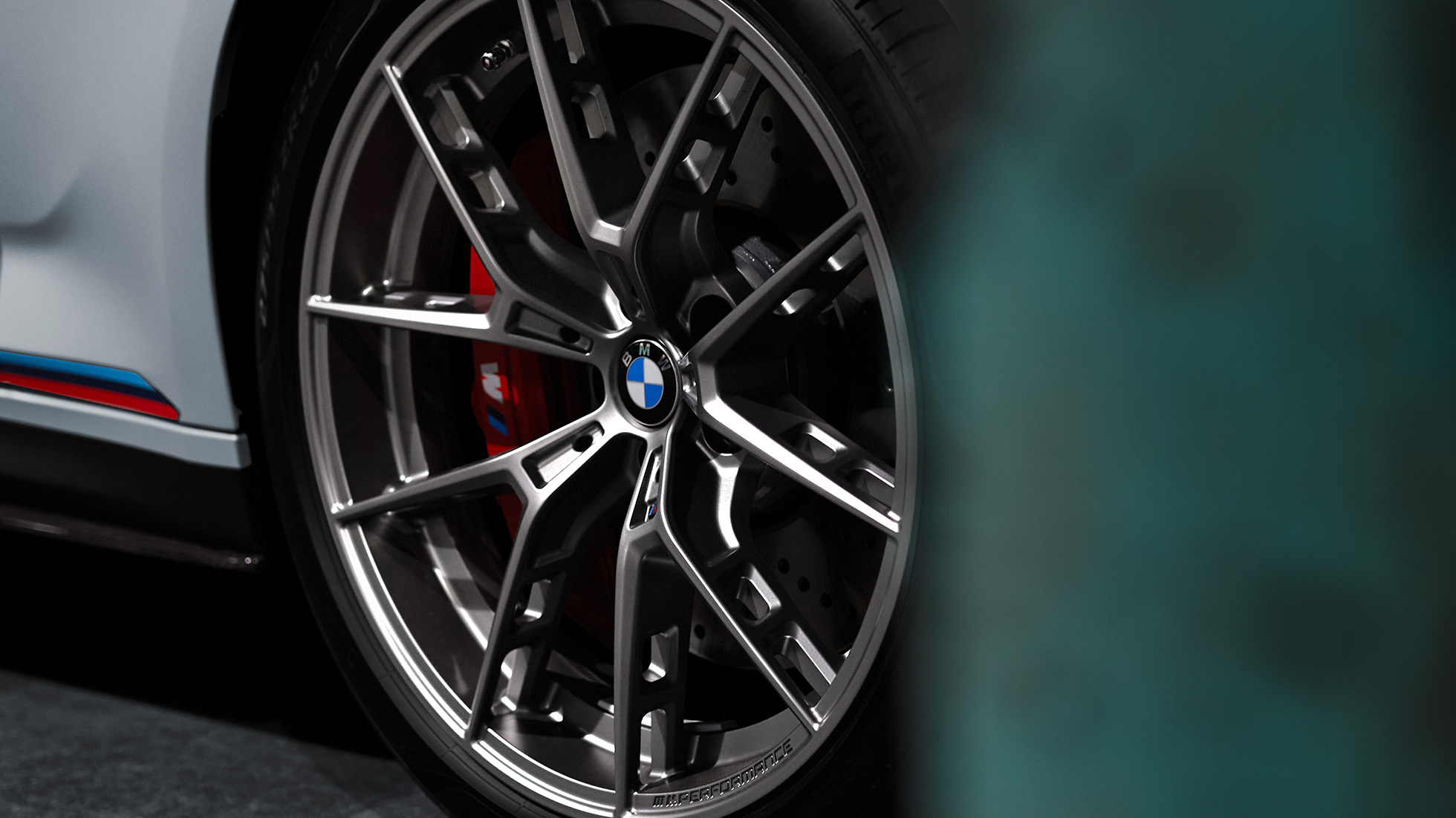 20" M Performance kovani naplatak Y-spoke 863 M Ferric Grey mat krupni plan BMW M Performance dijelovi 20" M Performance kovani naplatak Y-spoke 863 M Ferric Grey mat krupni plan