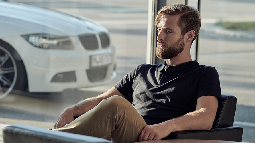 BMW Service Inclusive BMW Service Inclusive klijent čeka u BMW servisnom centru