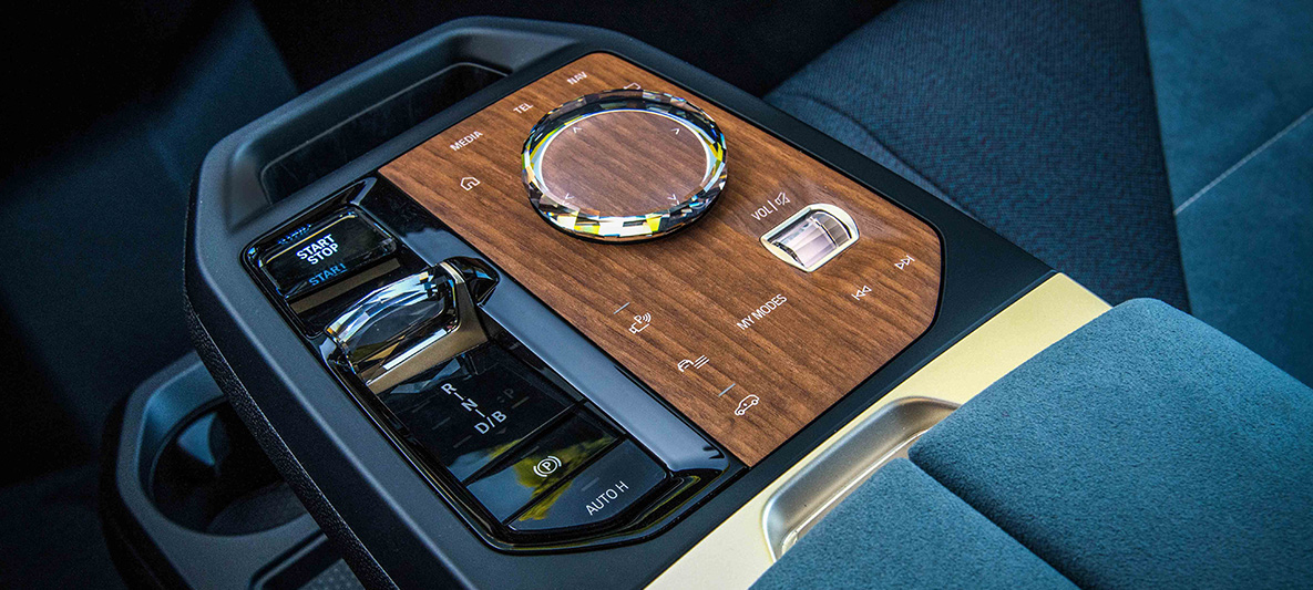 BMW iX