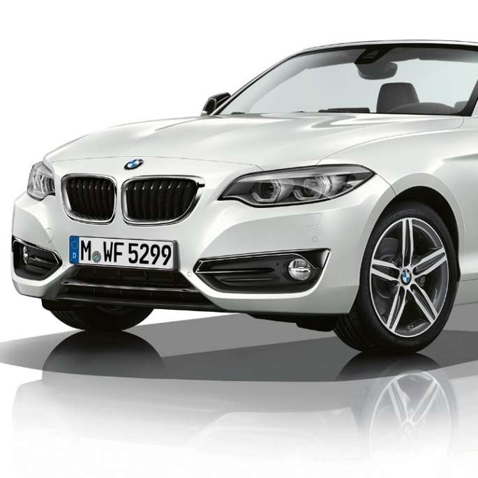 BMW serije 2 Cabrio, tročetvrtinski prednji prikaz Modela Sport Line